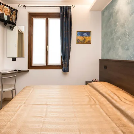 Lori 4* Gravedona