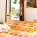Bed and breakfast Lori 4*