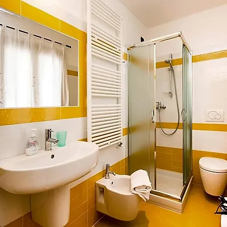Bed and breakfast Lori 4*