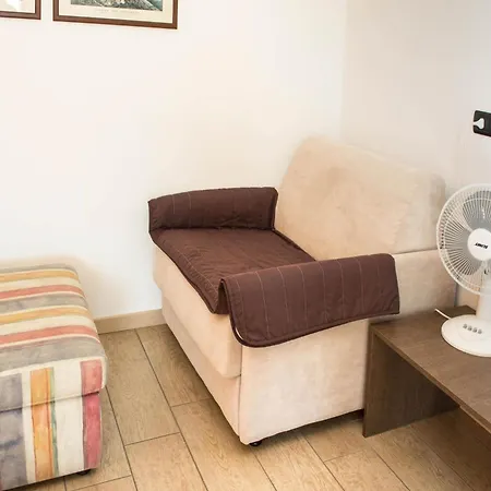 Alojamento de Acomodação e Pequeno-almoço Lori 4*